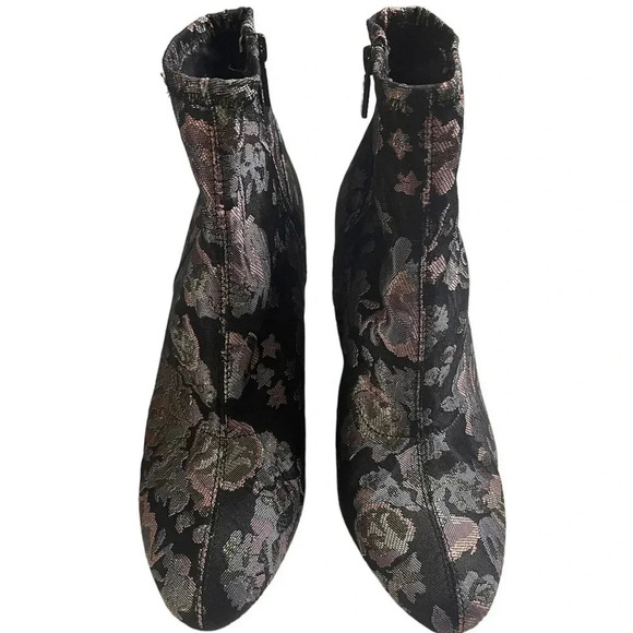 Reaction Kenneth Cole Booties - Picture 3 of 7